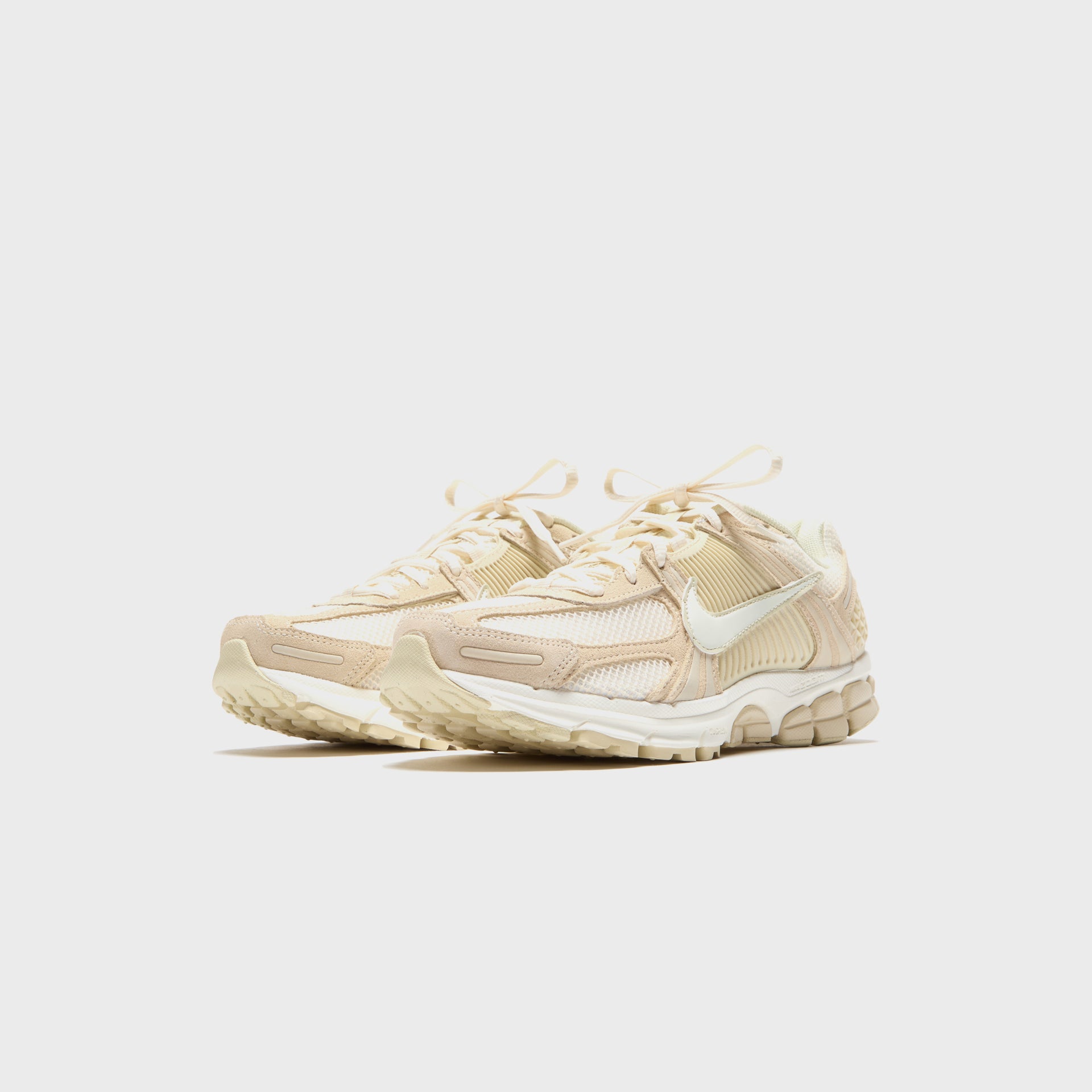 Nike WMNS Zoom Vomero 5 - Beach / Sail / Light Khaki / Pale